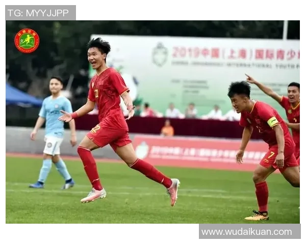 上海足球队防反战术的创新与实践探索全景分析 上海足球队防反战术的创新与实践探索全景分析