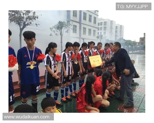 恒大足球学校校长辞职引发足球界广泛关注与讨论