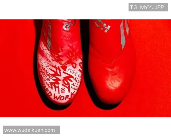 探索glitch足球鞋的创新设计与性能优势助你在赛场上脱颖而出