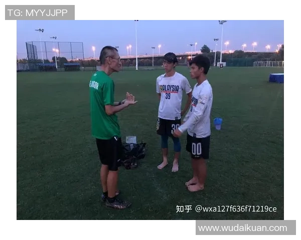 深圳飞盘队团队协作引发热议背后的争议与思考 深圳飞盘队团队协作引发热议背后的争议与思考